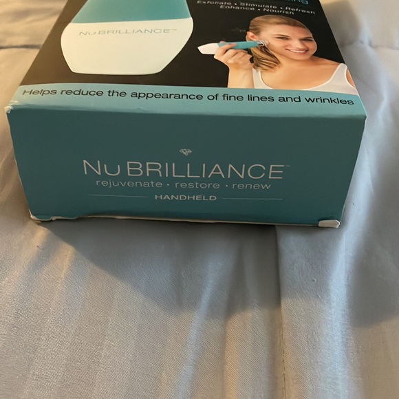 The Exfoliating Microdermabrasion  by NuBrilliance - Picture 4 of 11